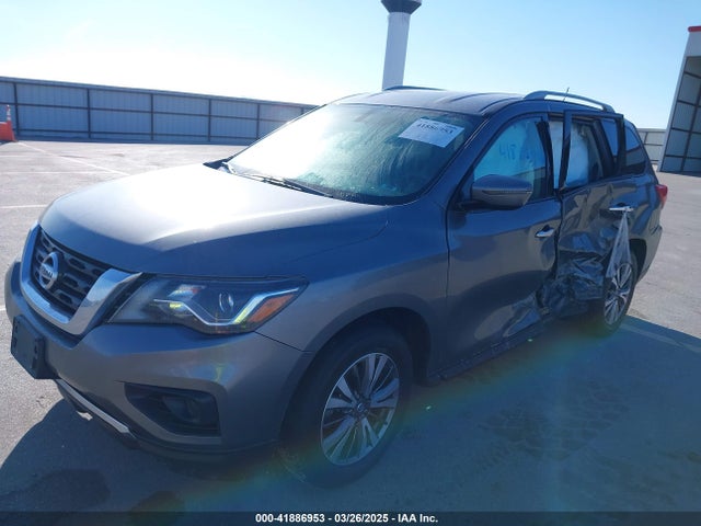 5N1DR2MM3JC637735 Nissan Pathfinder S