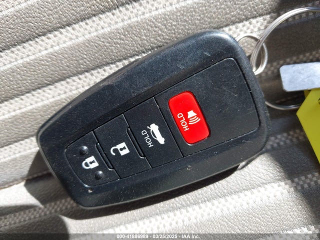 4T1B11HK9JU141706 Toyota CAMRY SE