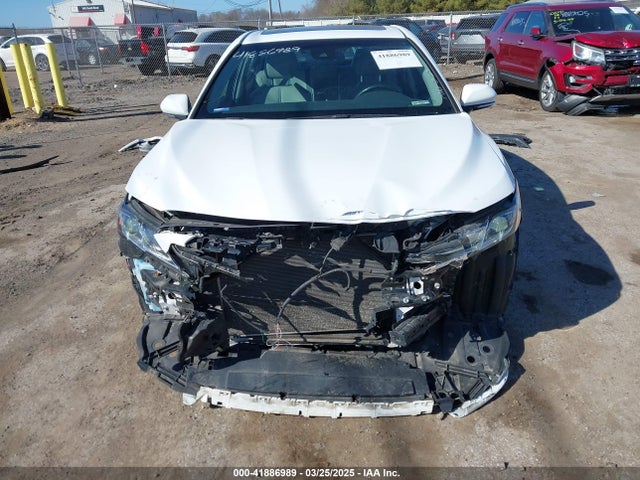 4T1B11HK9JU141706 Toyota CAMRY SE