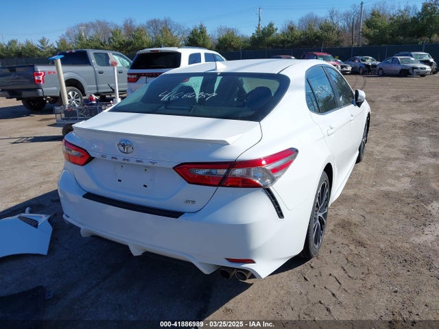 4T1B11HK9JU141706 Toyota CAMRY SE