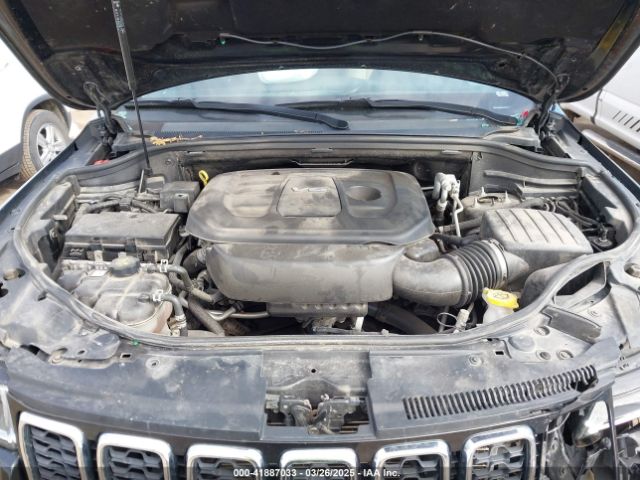 1C4RJFAG1JC146927 Jeep Grand Cherokee Laredo E 4x4