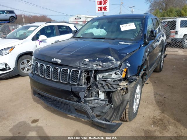 1C4RJFAG1JC146927 Jeep Grand Cherokee Laredo E 4x4