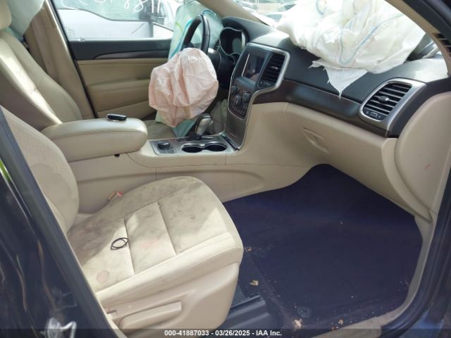 1C4RJFAG1JC146927 Jeep Grand Cherokee Laredo E 4x4