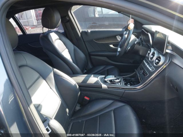 55SWF4JB8GU160119 Mercedes-Benz C 300 Luxury/sport