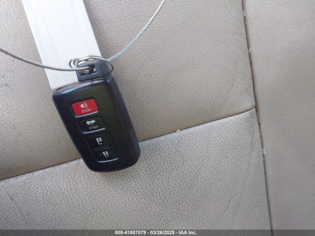 4T1BF1FK4EU420765 Toyota CAMRY XLE