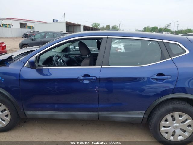 JN1BJ1CR4KW330667 Nissan Rogue Sport S