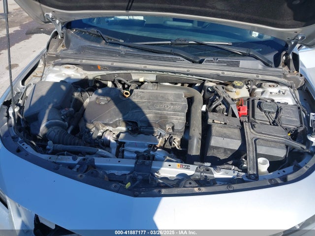 1G1ZD5ST1JF261841 Chevrolet MALIBU LT