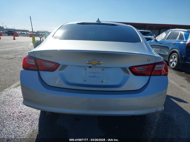 1G1ZD5ST1JF261841 Chevrolet MALIBU LT