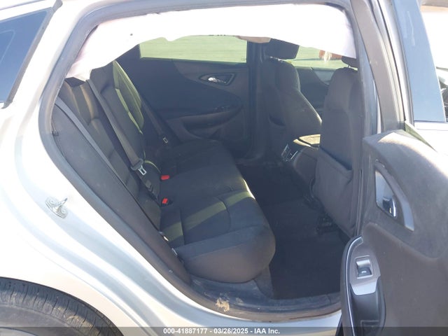 1G1ZD5ST1JF261841 Chevrolet MALIBU LT
