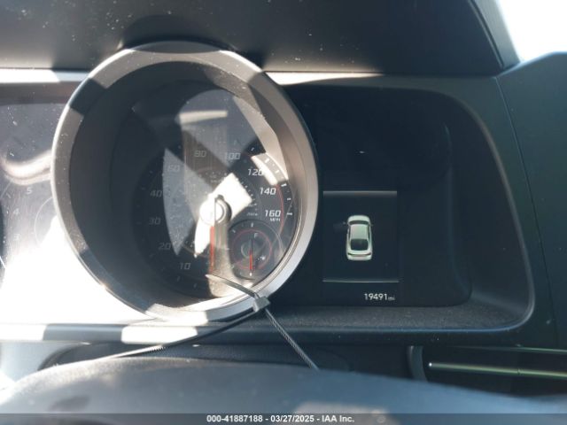 KMHLL4AG8PU597985 Hyundai ELANTRA SE