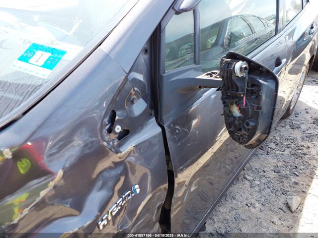 JTDKBRFU1J3581929 Toyota Prius One