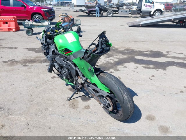 ML5ZXCS18PDA00323 Kawasaki Zx400