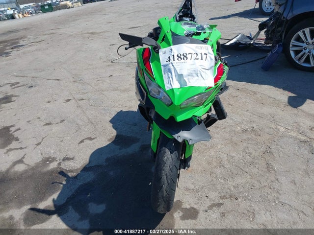 ML5ZXCS18PDA00323 Kawasaki Zx400