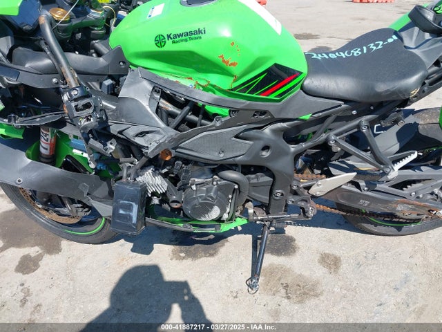 ML5ZXCS18PDA00323 Kawasaki Zx400