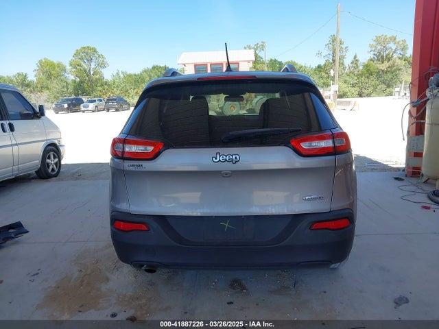 1C4PJLCB1FW770806 Jeep Cherokee Latitude