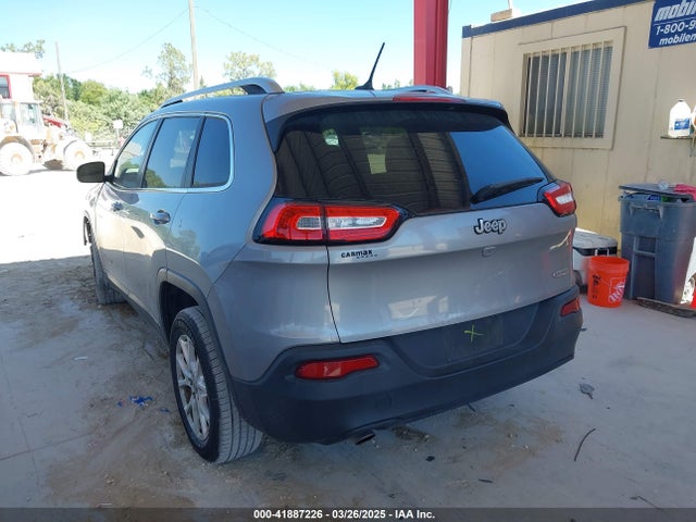 1C4PJLCB1FW770806 Jeep Cherokee Latitude