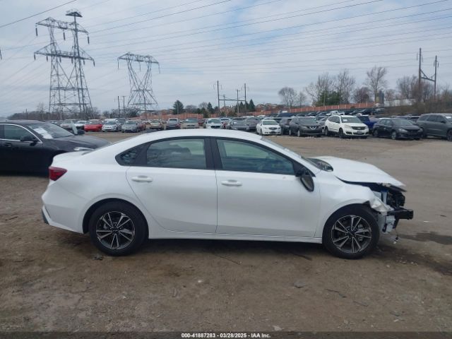 3KPF24AD3RE826651 KIA Forte Lxs