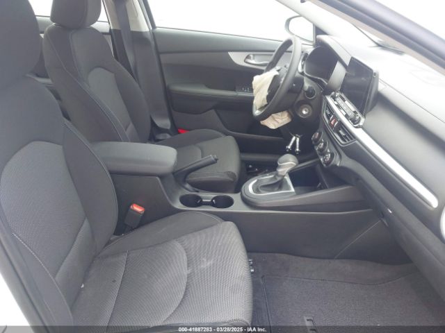 3KPF24AD3RE826651 KIA Forte Lxs