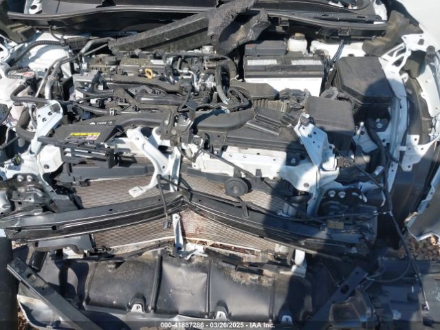 7MUAAAAG1NV024532 Toyota Corolla Cross L