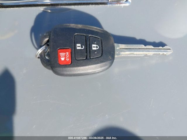 7MUAAAAG1NV024532 Toyota Corolla Cross L