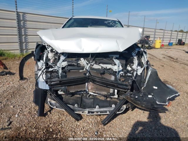 7MUAAAAG1NV024532 Toyota Corolla Cross L