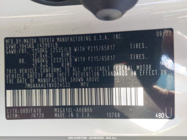 7MUAAAAG1NV024532 Toyota Corolla Cross L