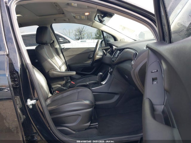 3GNCJPSB0JL378879 Chevrolet Trax Lt