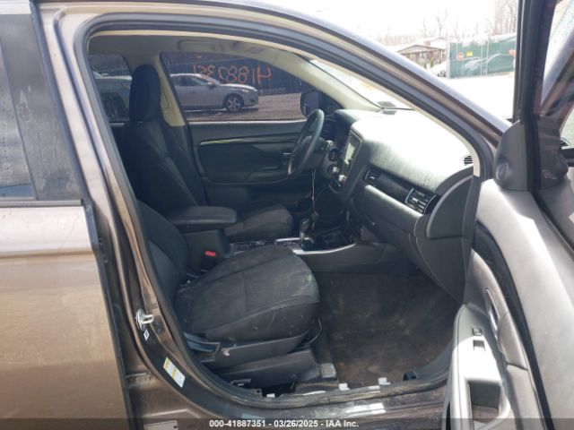 JA4AZ3A33LZ015378 Mitsubishi Outlander Es 2.4 S-awc