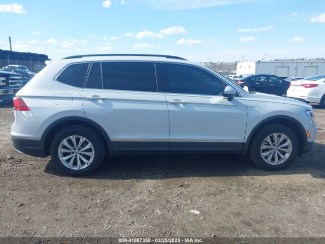 3VV2B7AX4JM011803 Volkswagen Tiguan 2.0t Se/2.0t Sel