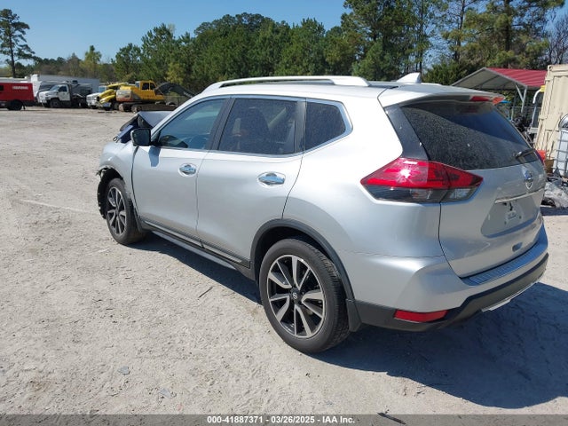 JN8AT2MV0HW022042 Nissan Rogue Sl