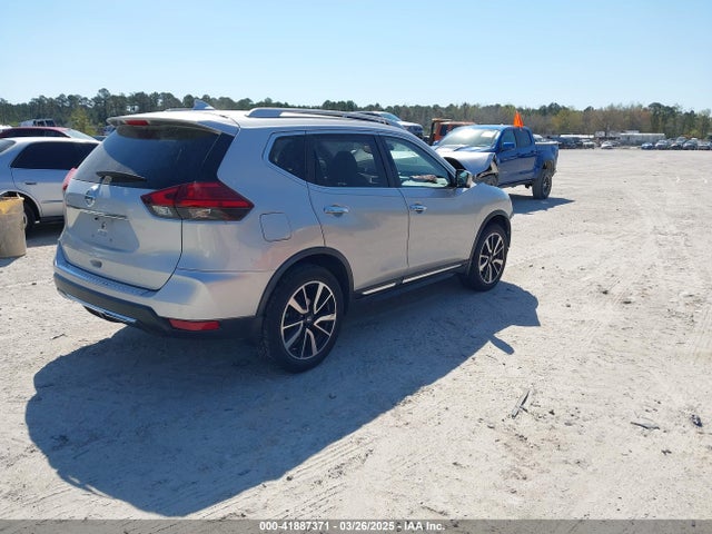 JN8AT2MV0HW022042 Nissan Rogue Sl
