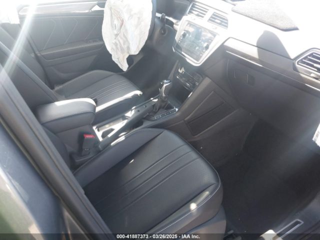 3VVCB7AX2RM114556 Volkswagen Tiguan 2.0t Se R-line Black