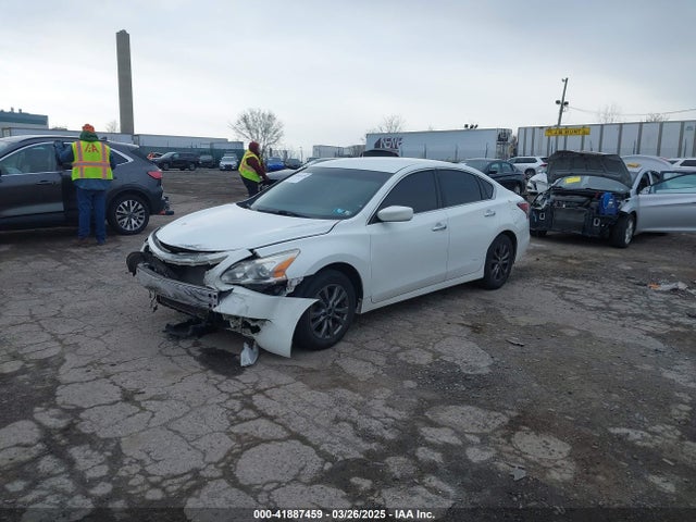 Nissan Altima 2015 1N4AL3AP5FC253241 Image 2