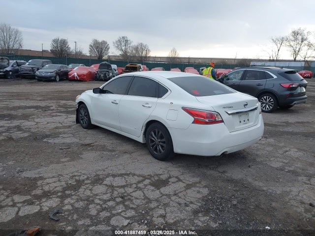 Nissan Altima 2015 1N4AL3AP5FC253241 Image 3