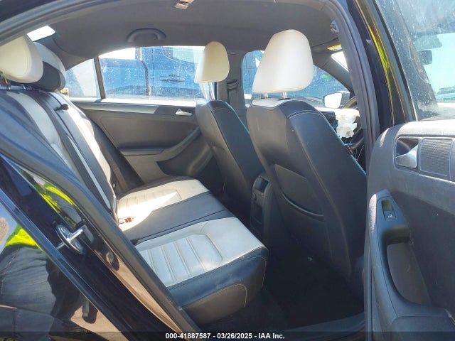 3VWD17AJ6GM402916 Volkswagen Jetta 1.8t Sport