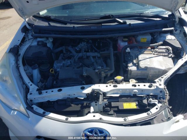 JTDKDTB31E1566854 Toyota Prius C Two