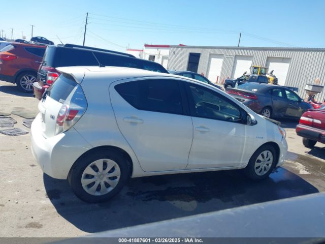 JTDKDTB31E1566854 Toyota Prius C Two
