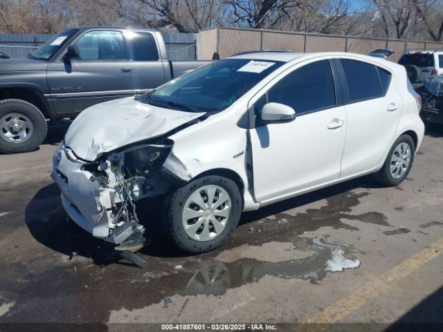 JTDKDTB31E1566854 Toyota Prius C Two