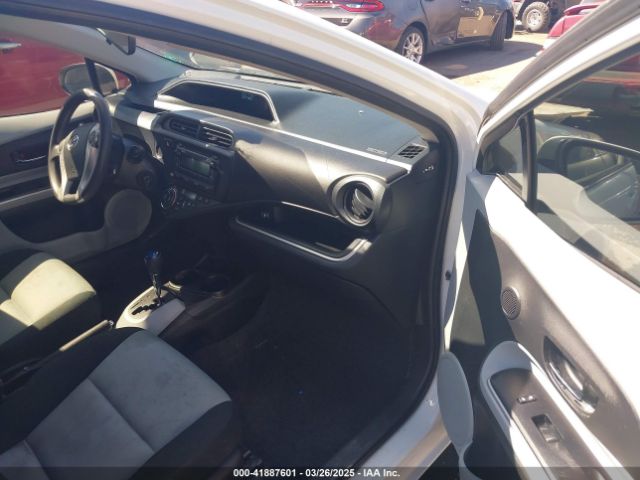 JTDKDTB31E1566854 Toyota Prius C Two