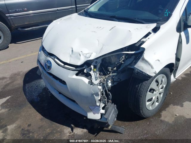 JTDKDTB31E1566854 Toyota Prius C Two