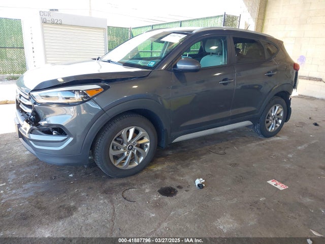 KM8J3CA47HU551136 Hyundai TUCSON SE