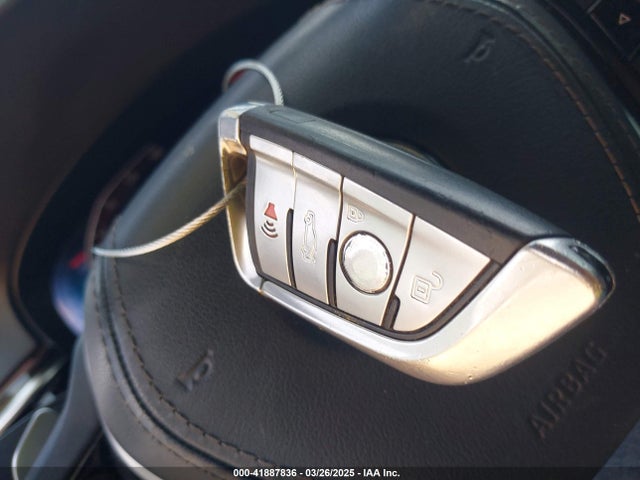 WBAJR3C04LWW70303 BMW 530I
