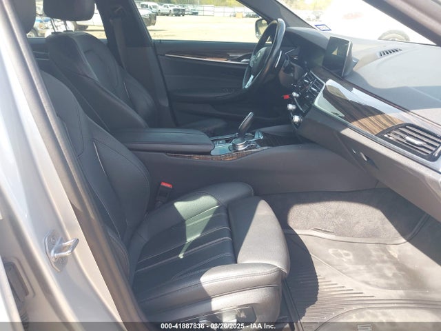 WBAJR3C04LWW70303 BMW 530I