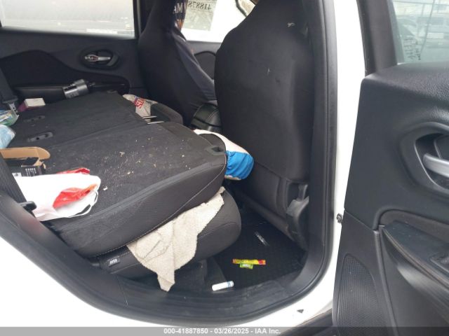 1C4PJMCSXFW773712 Jeep Cherokee Latitude