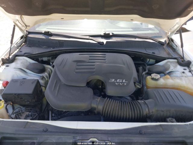 2018 CHRYSLER 300 2C3CCABG2JH267047 Photo 9
