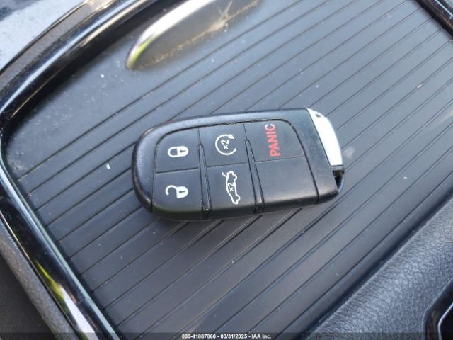 2018 CHRYSLER 300 2C3CCABG2JH267047 Photo 10