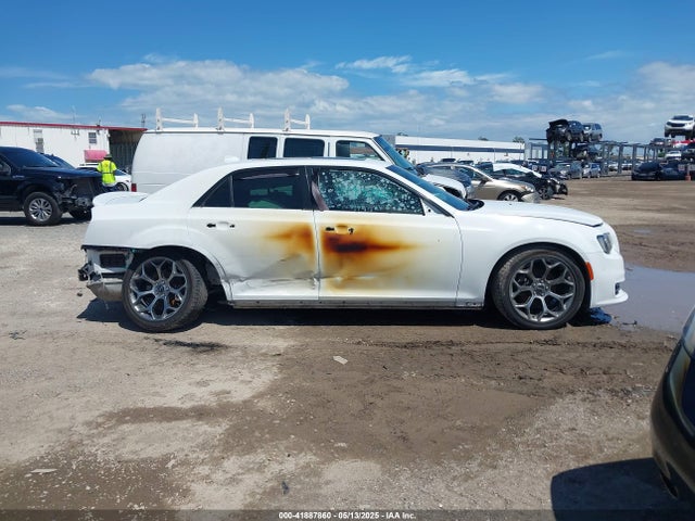 Chrysler 300 300s 2018 2C3CCABG2JH267047 Image 14
