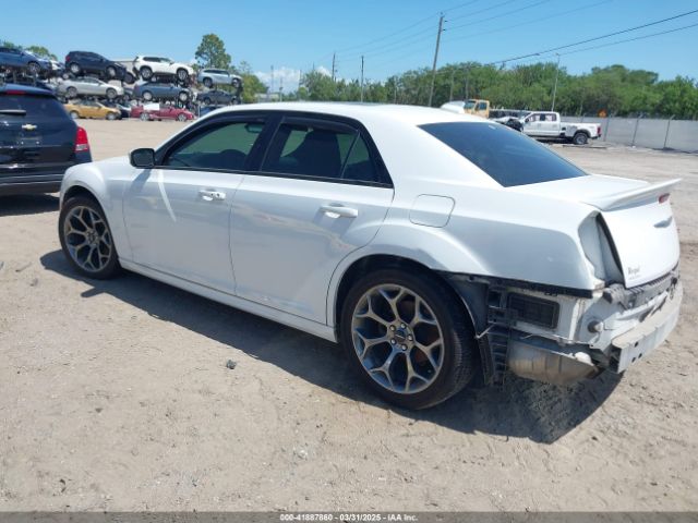 2018 CHRYSLER 300 2C3CCABG2JH267047 Photo 2