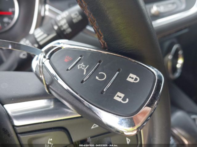 3GNKBKRS9KS686867 Chevrolet Blazer Premier