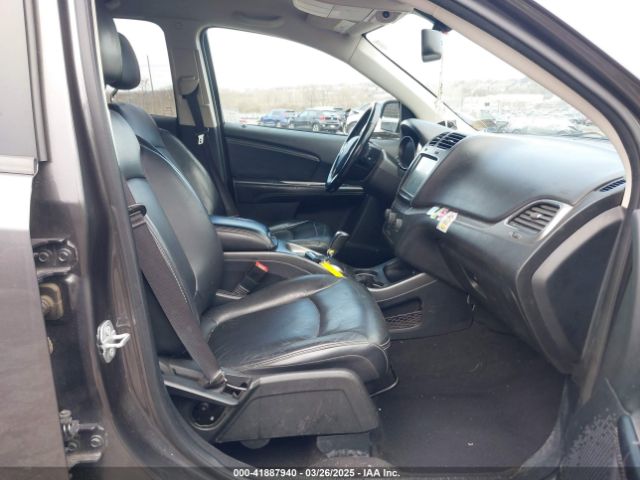 3C4PDCGB3JT275538 Dodge Journey Crossroad